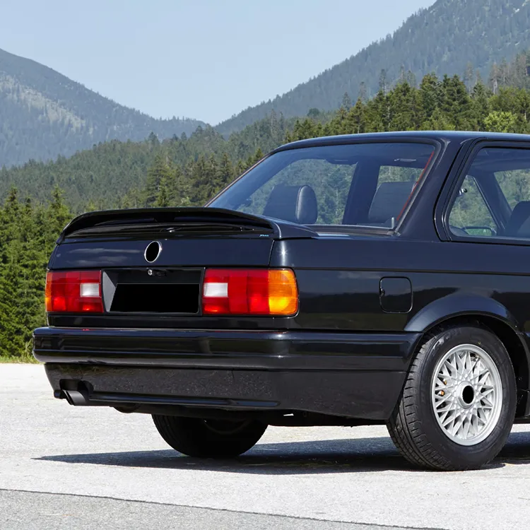 M TECH 2 спойлер за BMW E30 4